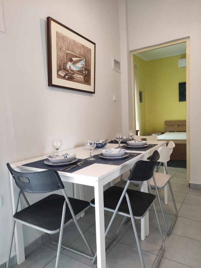 A&B Apartment Néoi Epivátai Luaran gambar