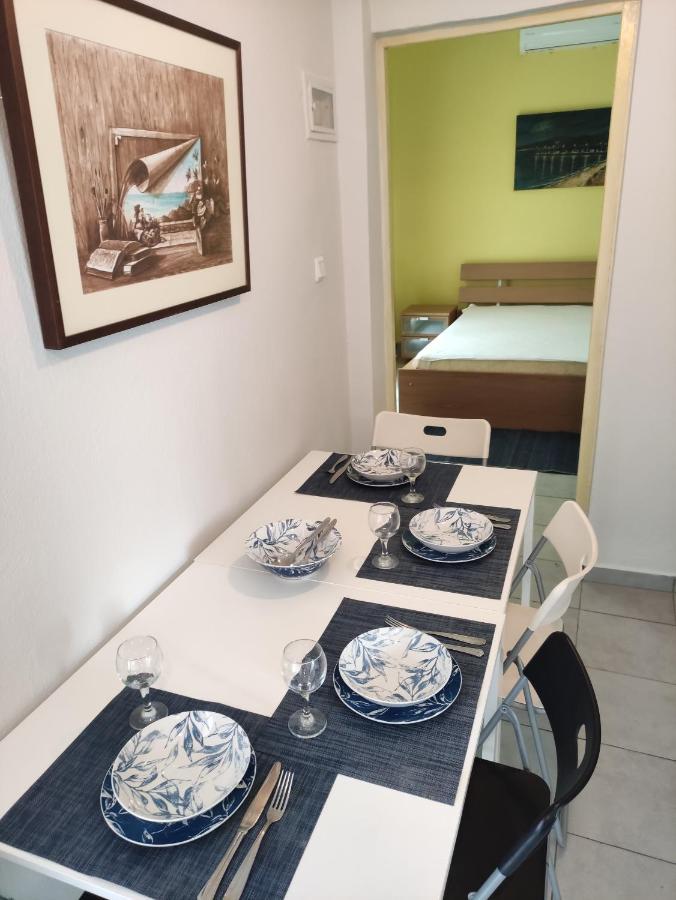 A&B Apartment Néoi Epivátai Luaran gambar