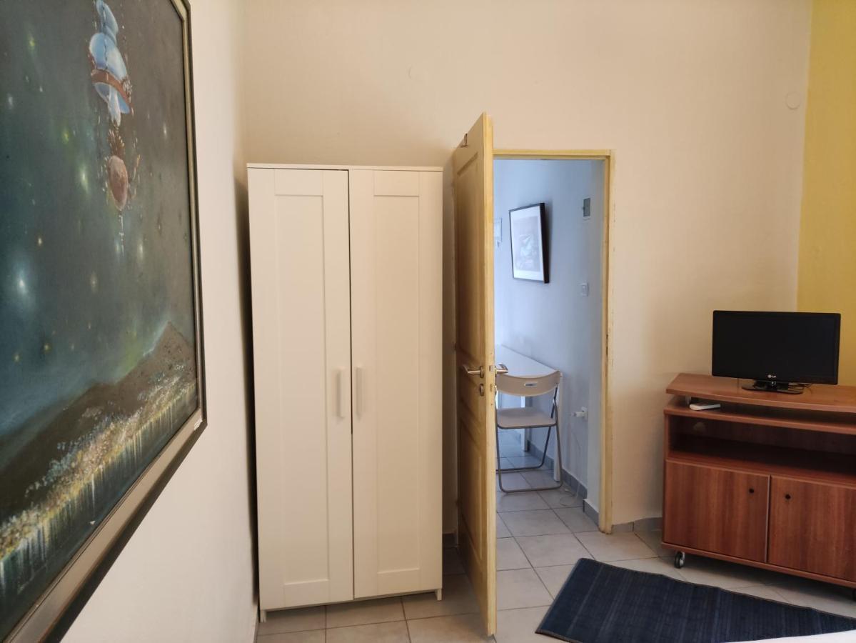 A&B Apartment Néoi Epivátai Luaran gambar