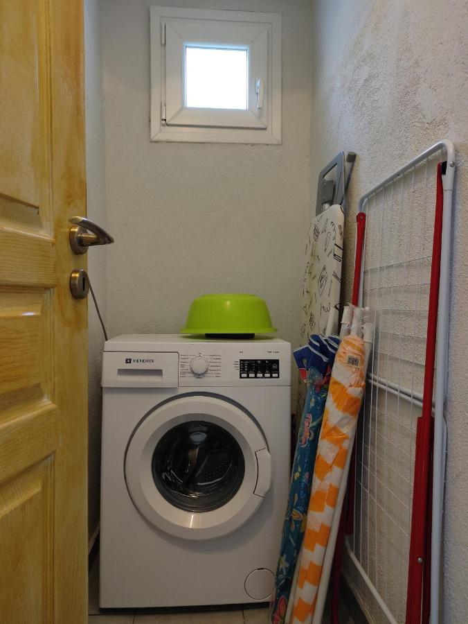 A&B Apartment Néoi Epivátai Luaran gambar