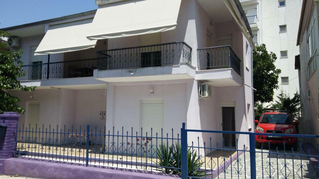 A&B Apartment Néoi Epivátai Luaran gambar